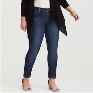 Torrid skinny blue stretch denim jeans. Sz 22R